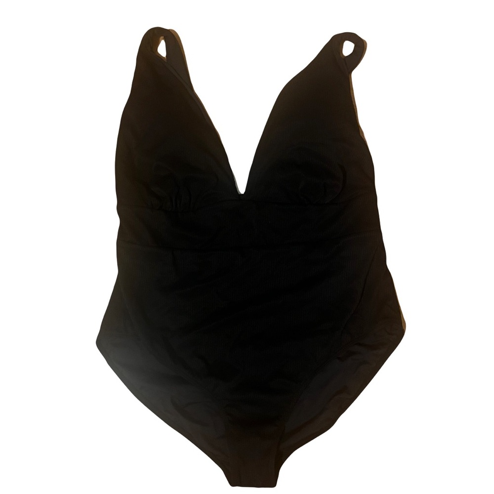 Costal Waves one piece black swimsuit. Size 3x. NWT. Figure flattering.Bra Cups.